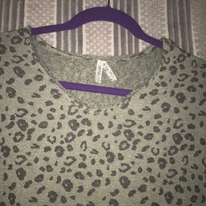 Scoop neck lightweight sweater